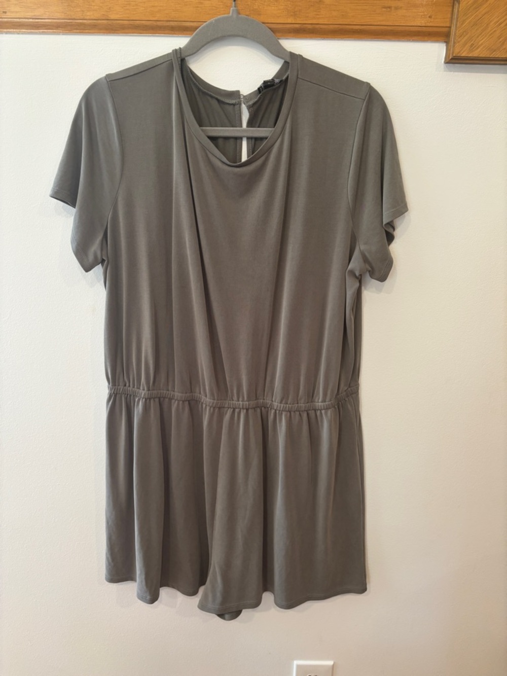 Express Women's Short Sleeve Romper in Grey - Size XL